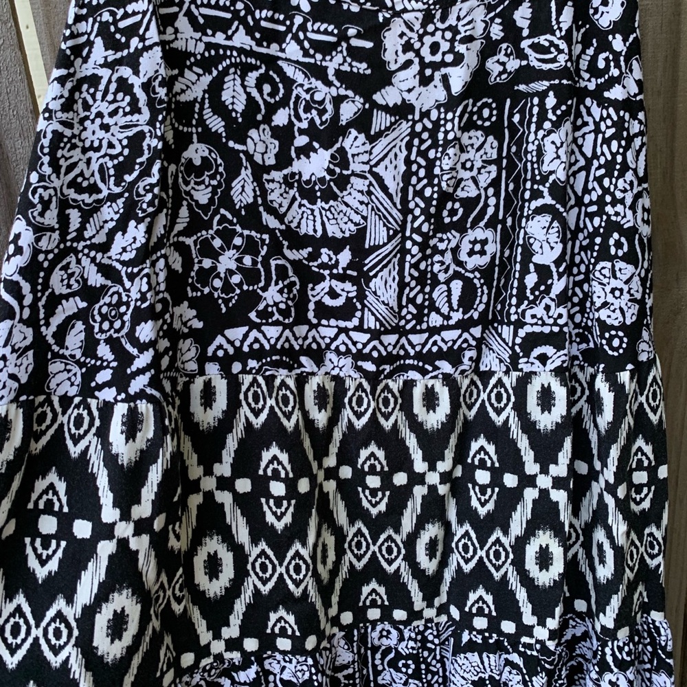 Junior’s Mossimo Patterned Asymmetrical Dress. - image 4